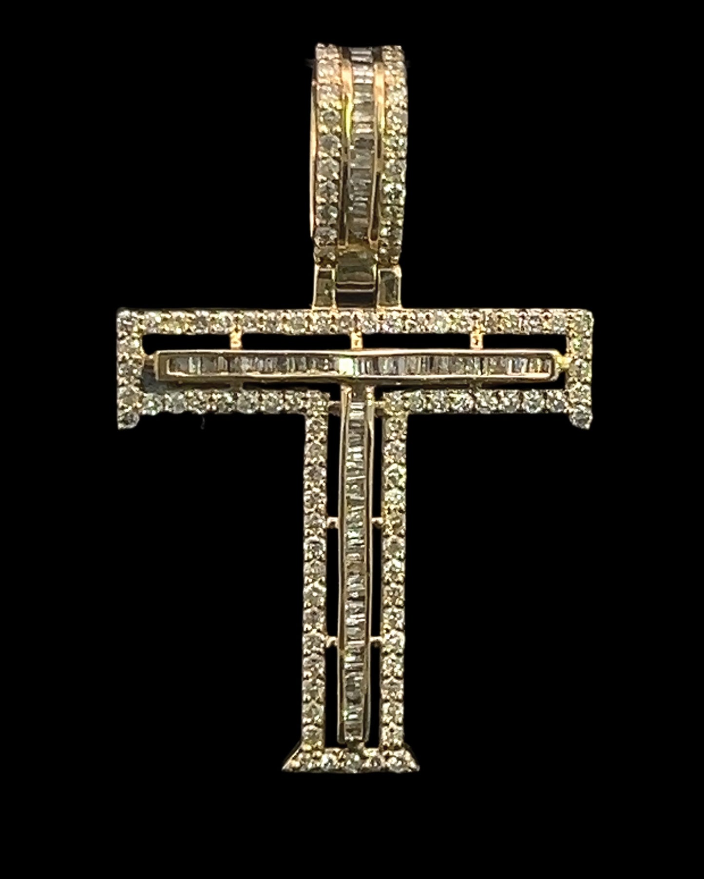 PENDANT LETRA T BAGUETTES 0.94CT 3.7GR 14K