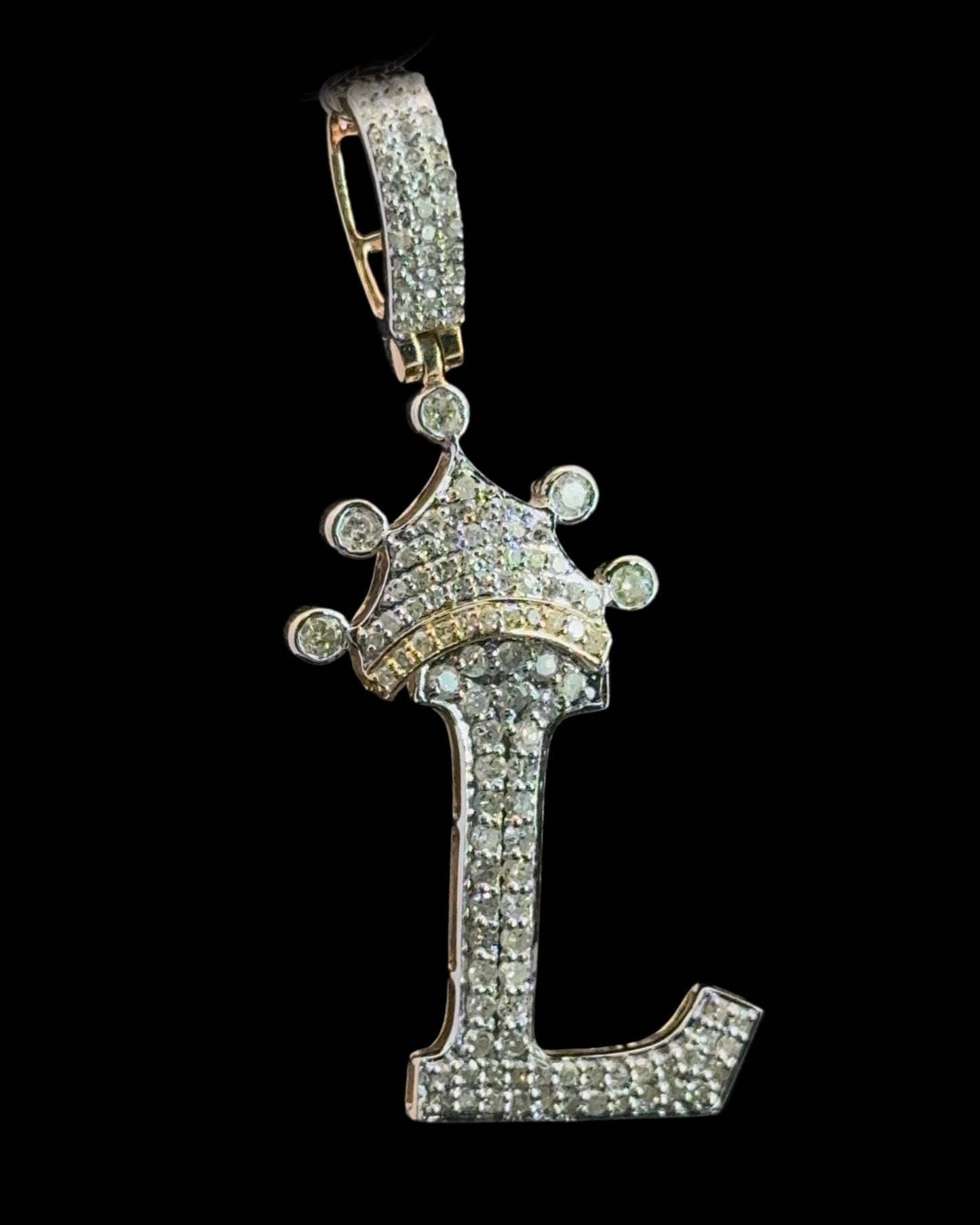PENDANT LETRA L CON CORONA DIAMANTES 2.8GR 0.7CT 14K (SLNPD 0172-L)