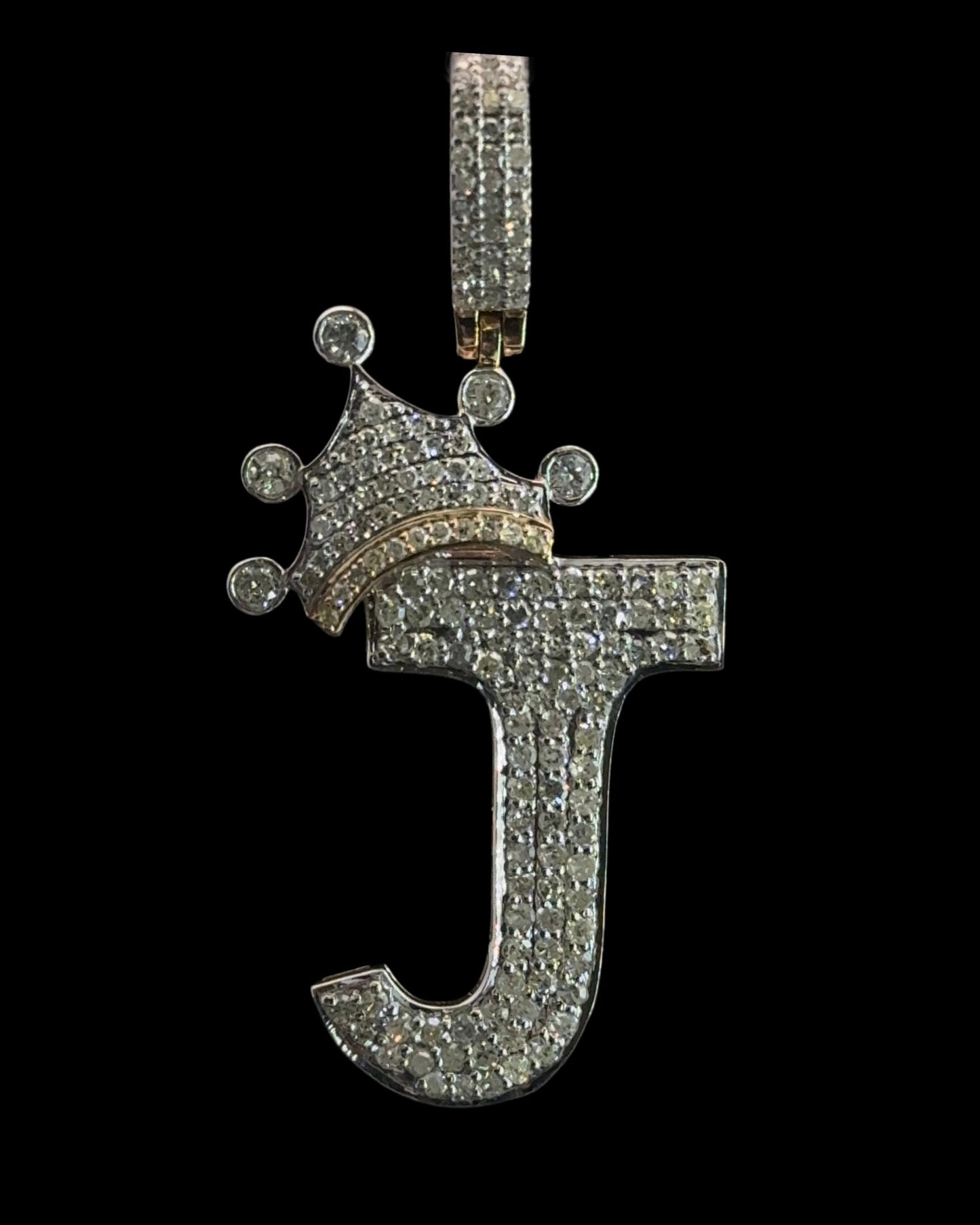 PENDANT LETRA J CON CORONA DIAMANTES 3.2GR 0.92CT 14K (SLNPD 0172-J)
