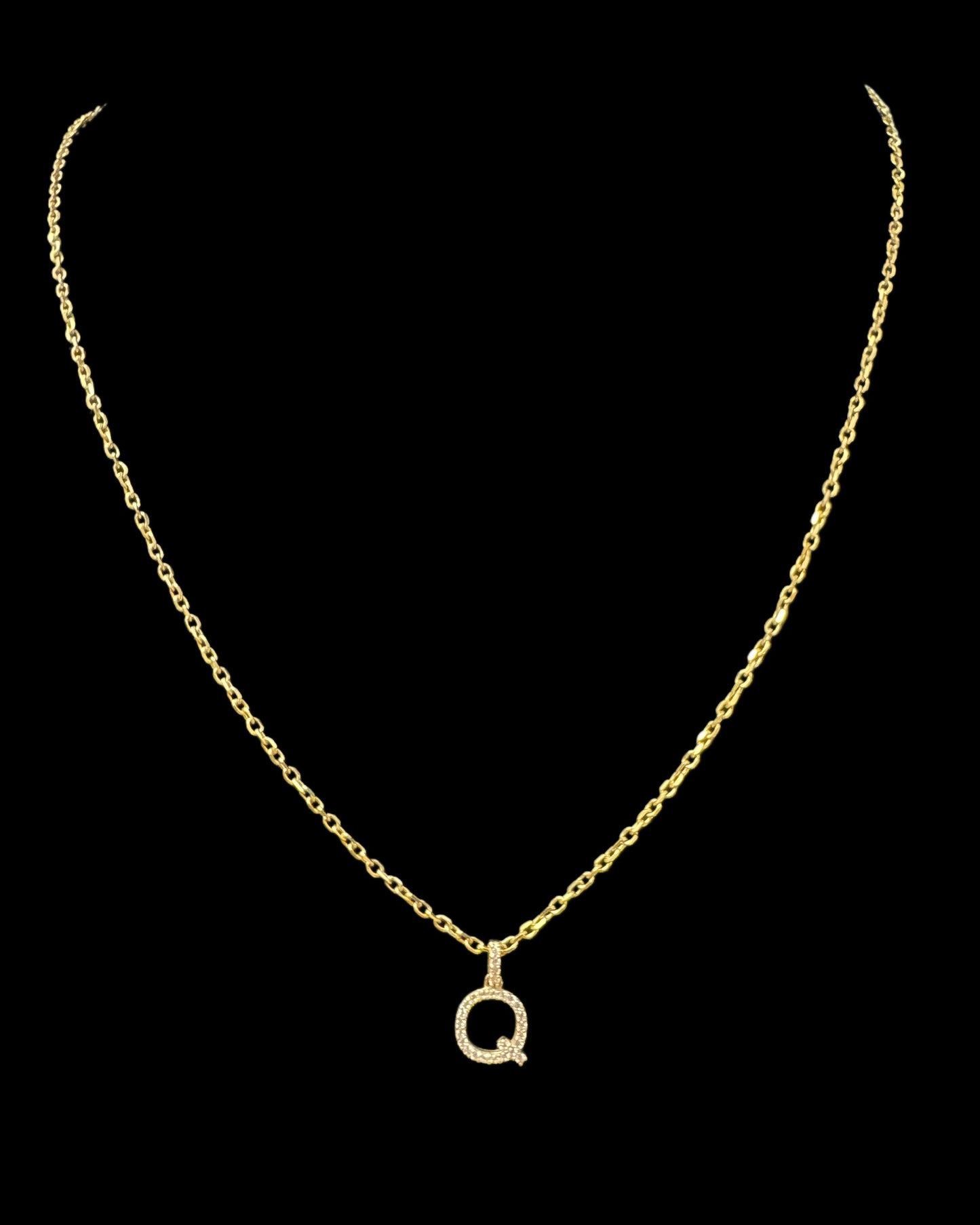 Letter Q Necklace 3.4GR 14K 18"