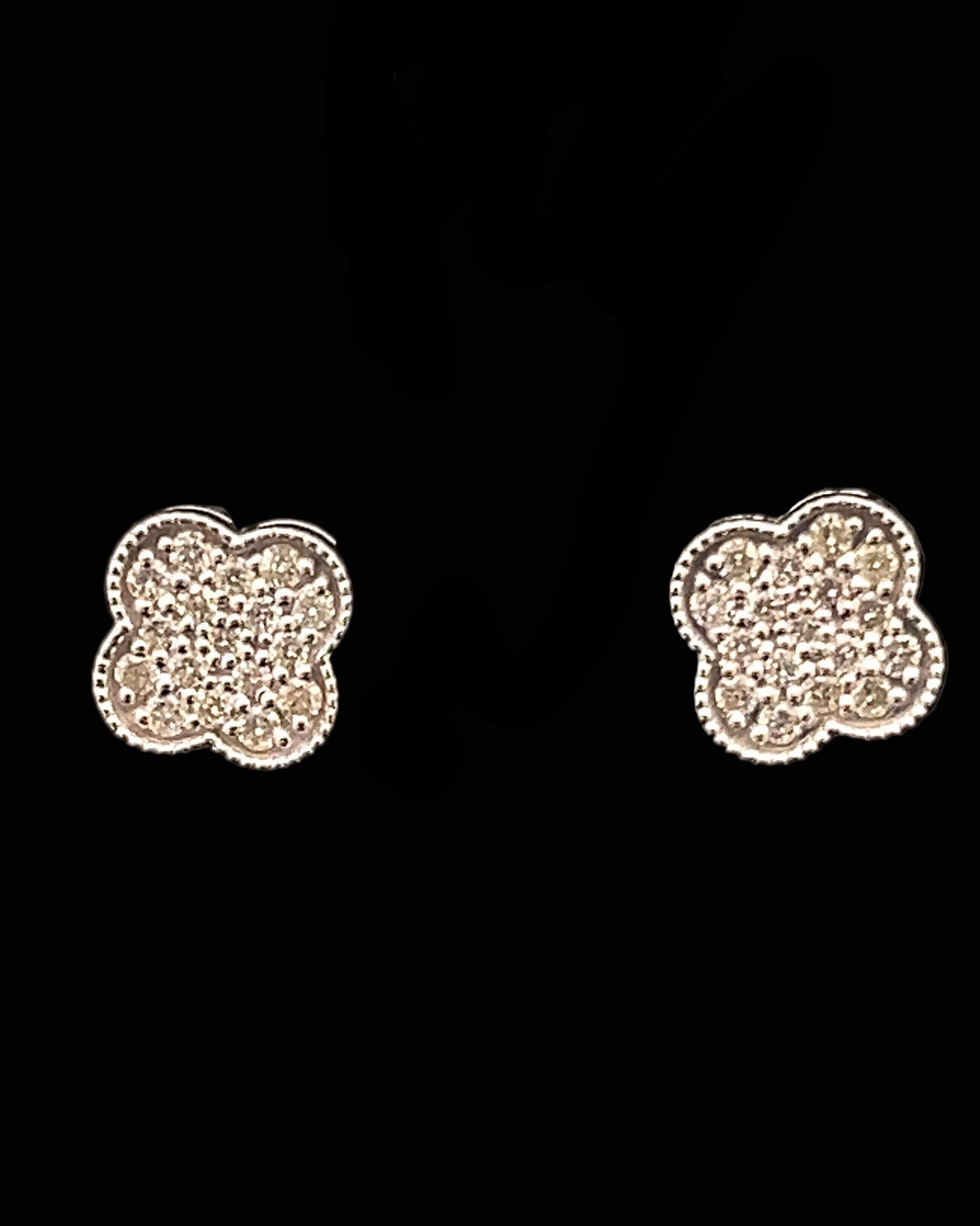 14K WHITE FLOWER EARRINGS DIAMONDS (0.32CT 8.07MM)