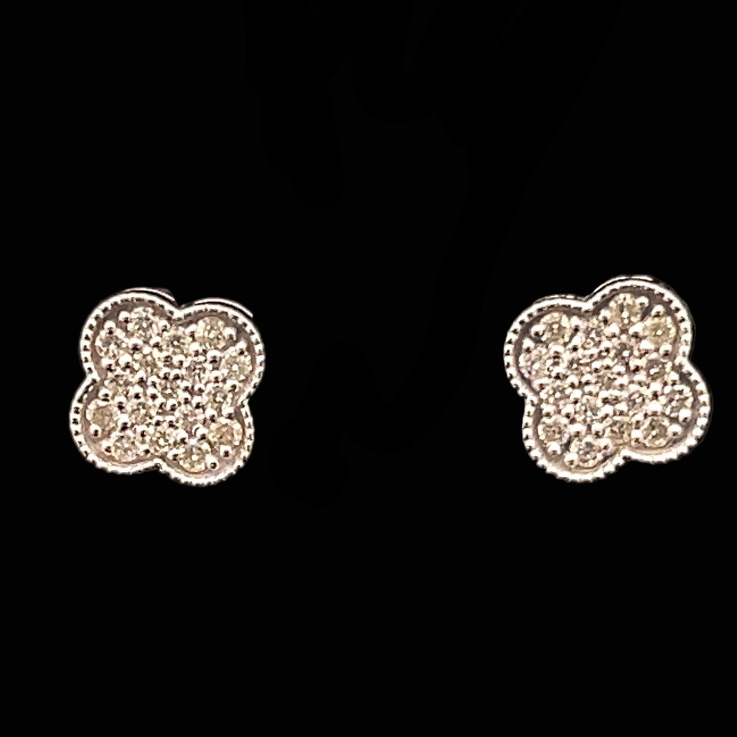 14K WHITE FLOWER EARRINGS DIAMONDS (0.32CT 8.07MM)