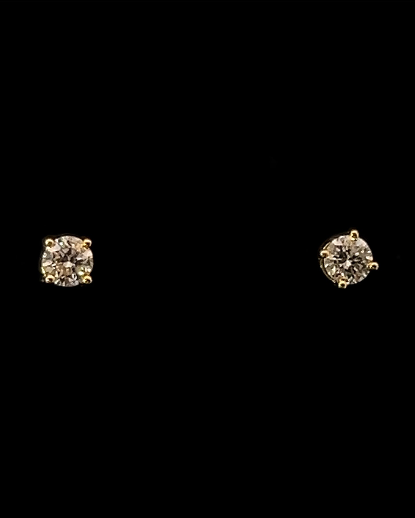 ARETES FLOR SMALL DIAMANTES 0.7GR 0.21CT 14K (EX ER 1502-0.10)