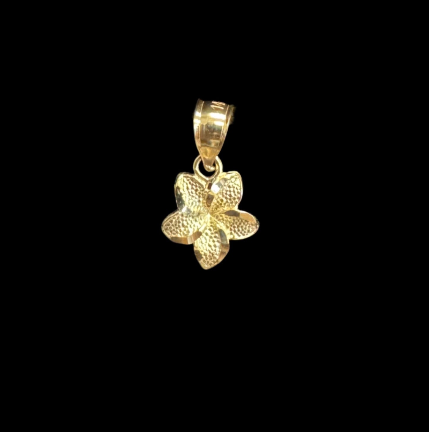14K GOLD FLOWER PENDANT