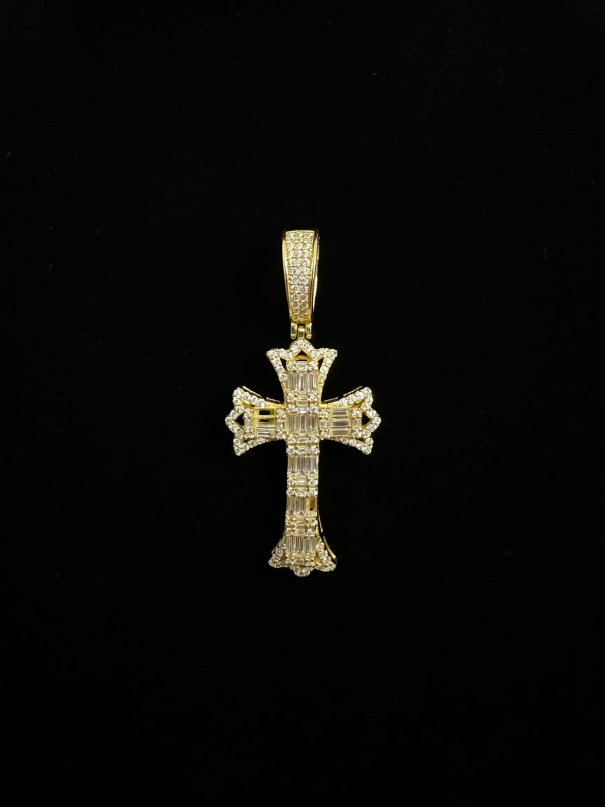 925 SILVER CZ CROSS PENDANT (6.4GR)