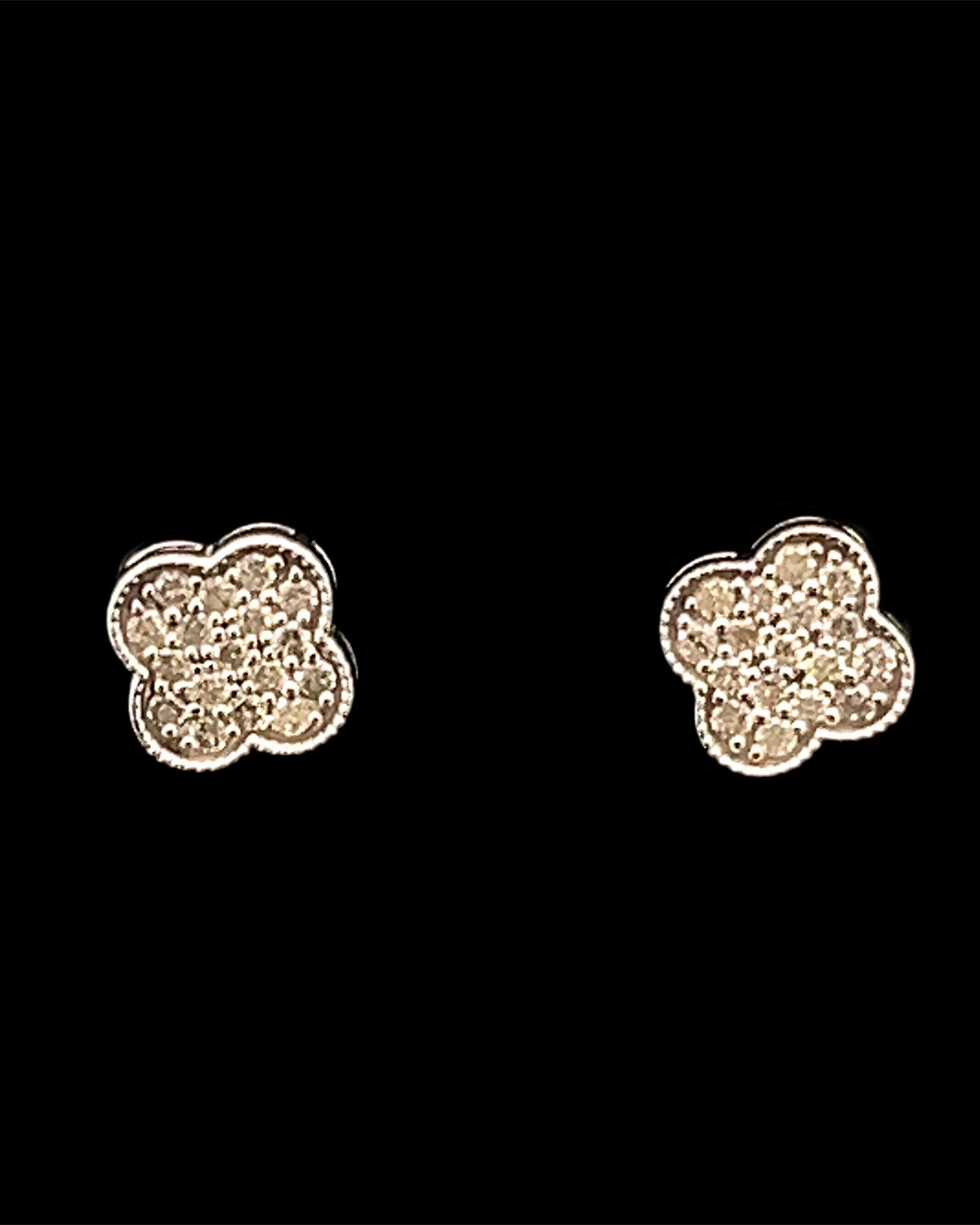 14K WHITE FLOWER EARRINGS DIAMONDS (0.32CT 8MM 1.6GR )