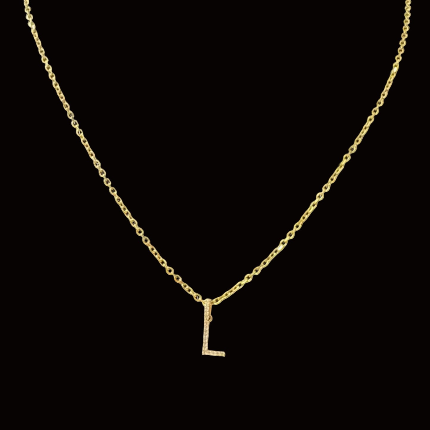 Collar con la letra L, 3,4 gr, 14 quilates, 18"5