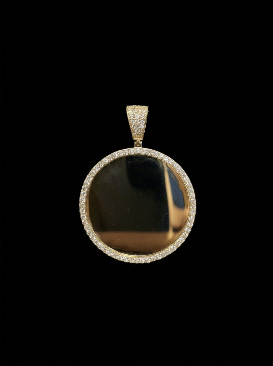 14K GOLD PICTURE PENDANT (3.8GR)