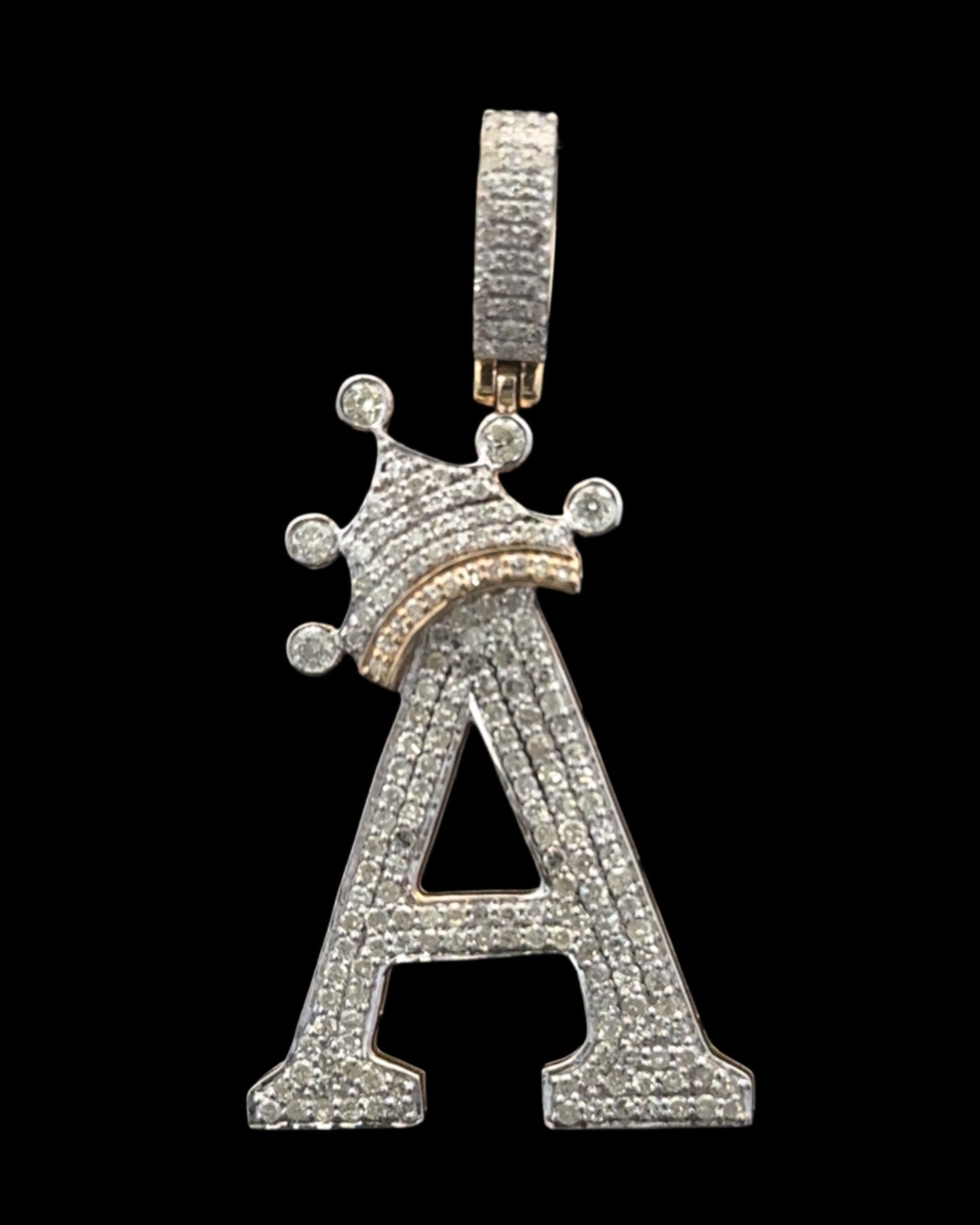 PENDANT LETRA A CON CORONA DIAMANTES 3.6GR 0.92CT 14k (SLNPD 0172-A)