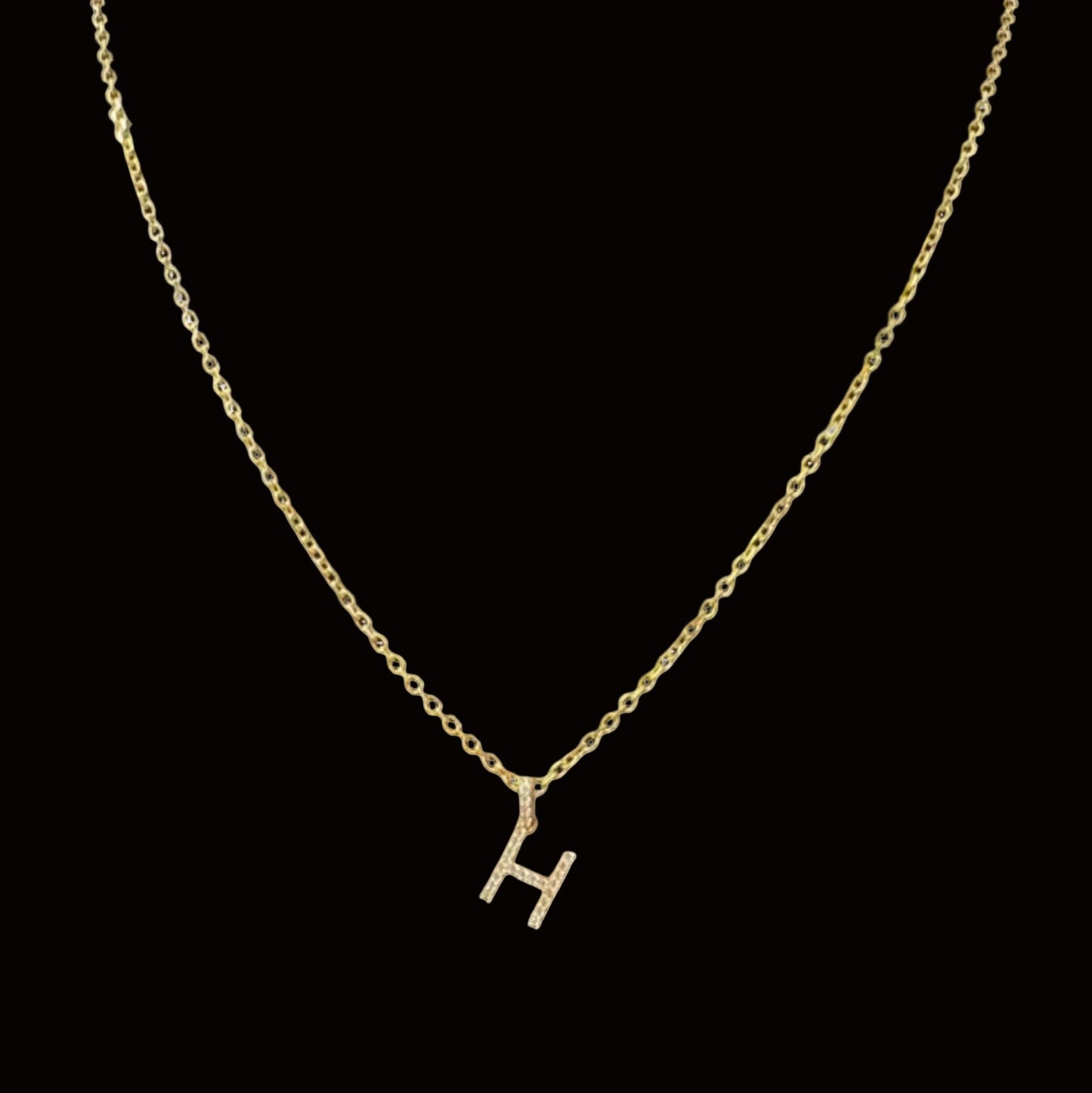Collar con la letra H, 3,5 gr, 14 quilates, 18"