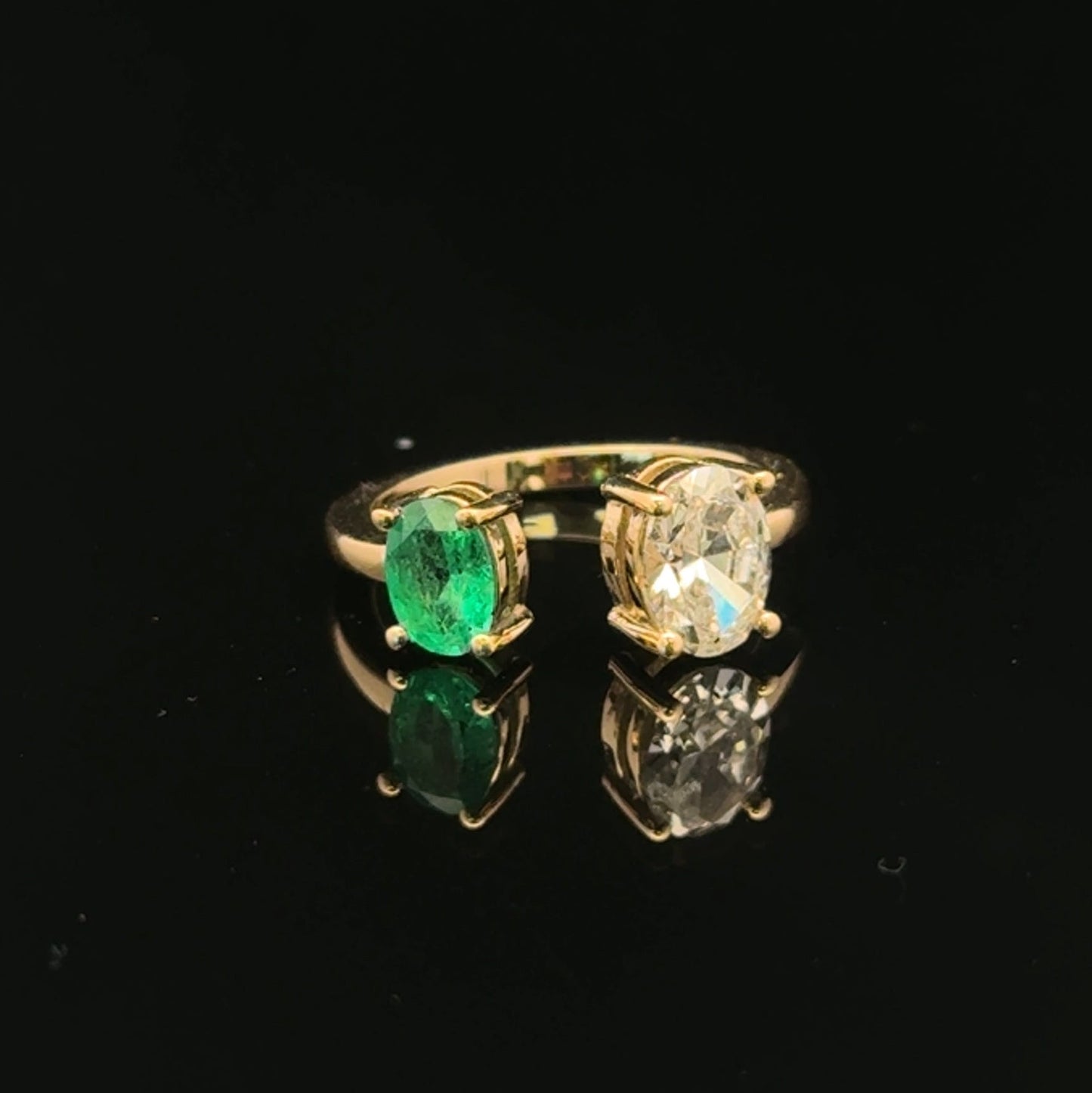 14K YELLOW GOLD ENGAGEMENT RING LAB-GROWN DIAMOND AND EMERALD (3.4GR 1.52CT 5.5")