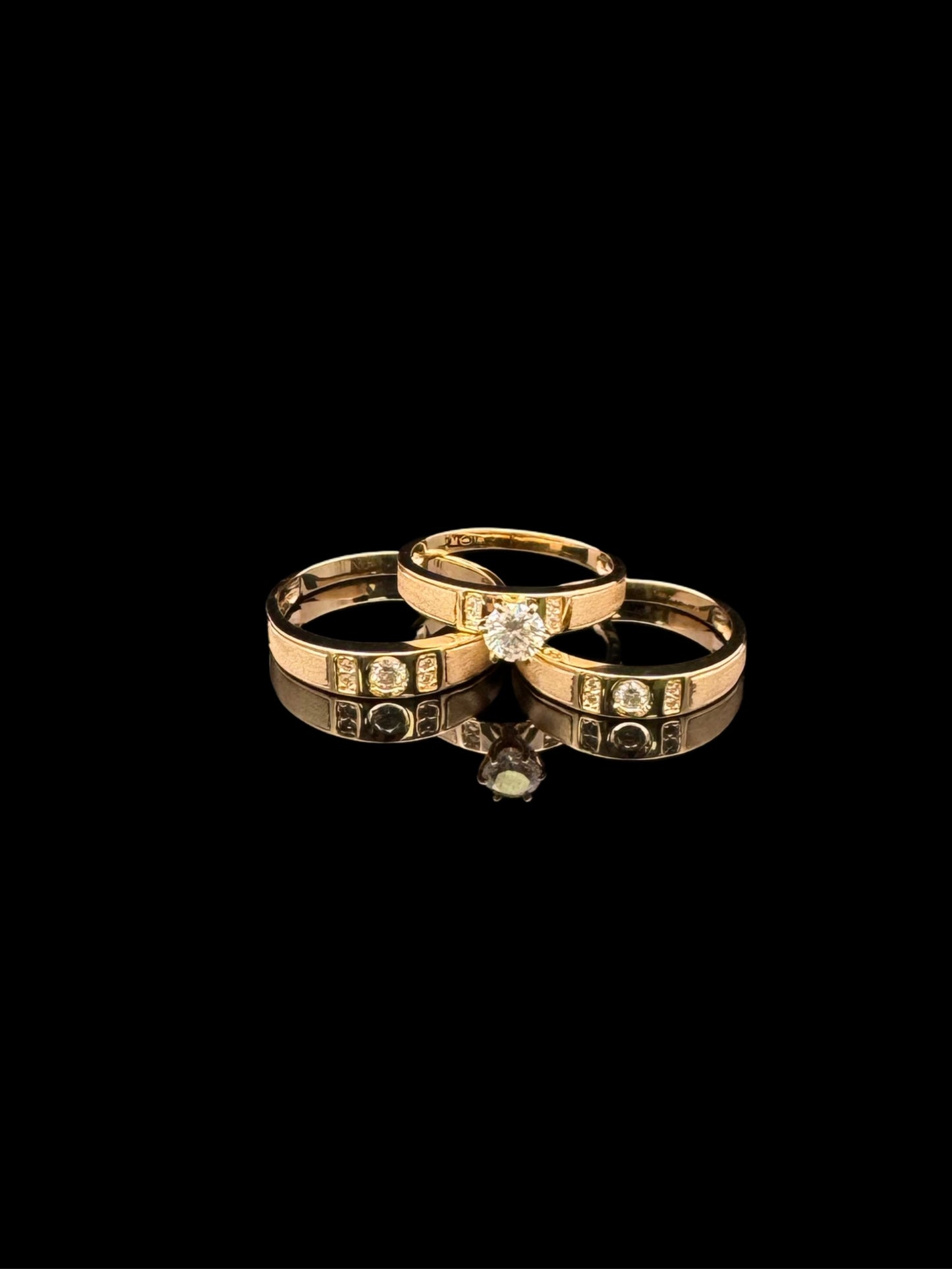 14K GOLD ENGAGEMENT MOISSANITE RING (7.9GR W7.5" M10")