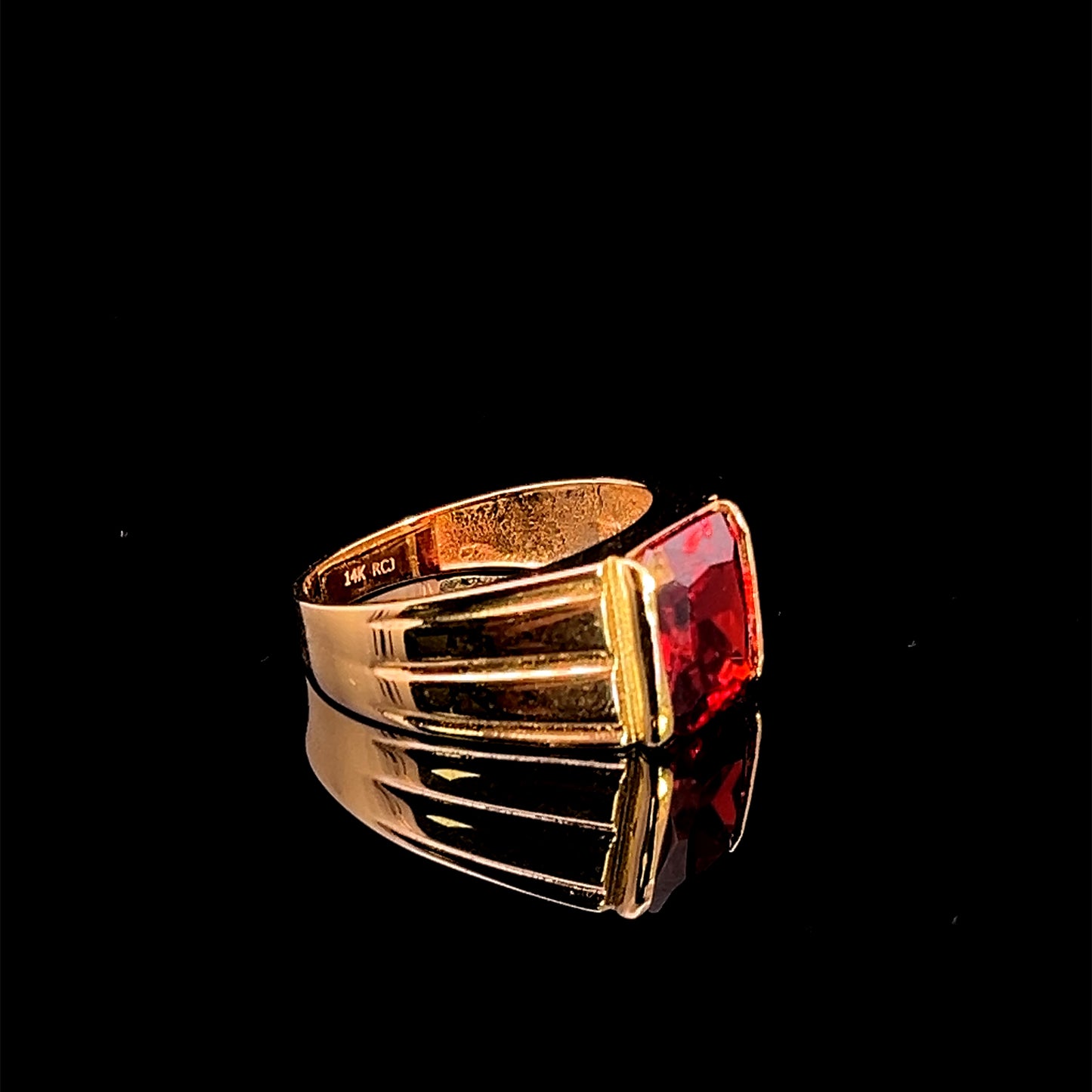 ANILLO CUADRADO PIEDRA ROJA 6.2GR 14K 10"