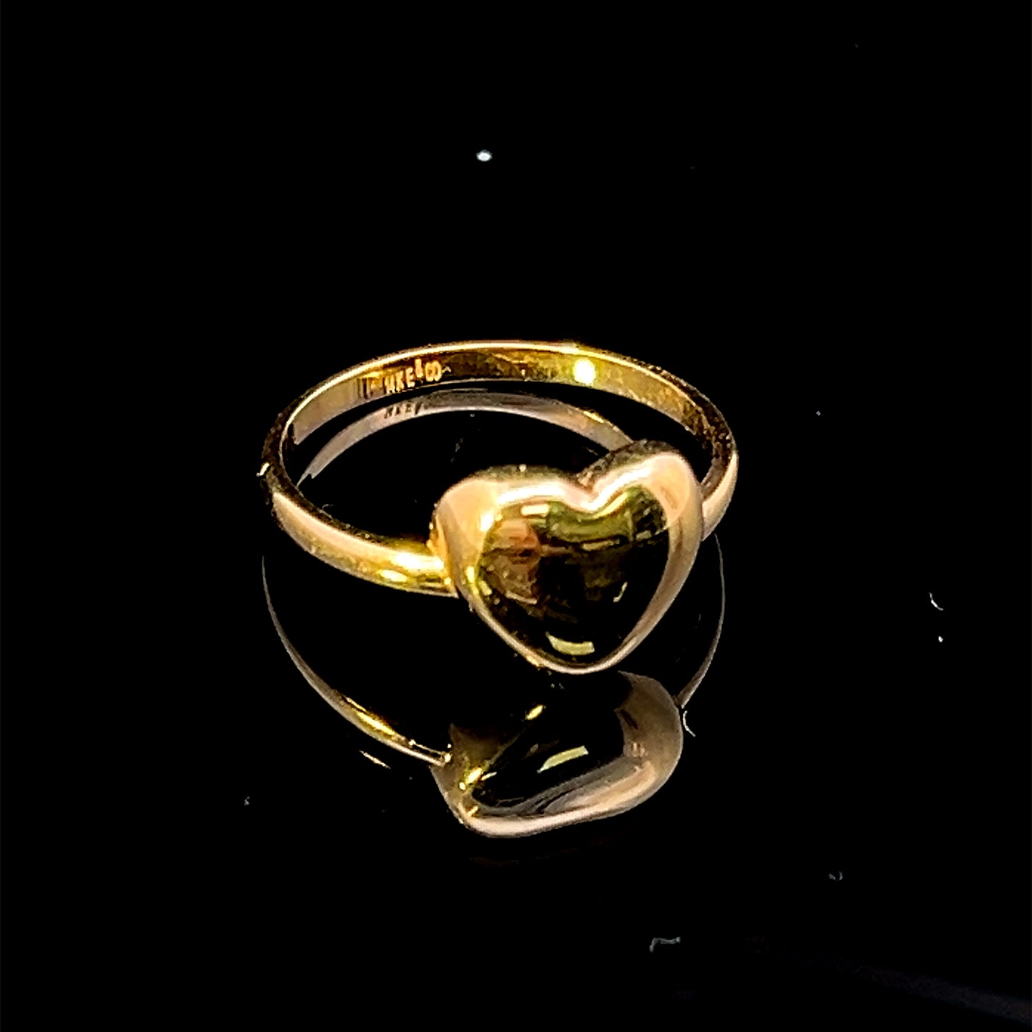 Anillo de oro amarillo con forma de corazón de 1,6 gr y 14 quilates de 7"