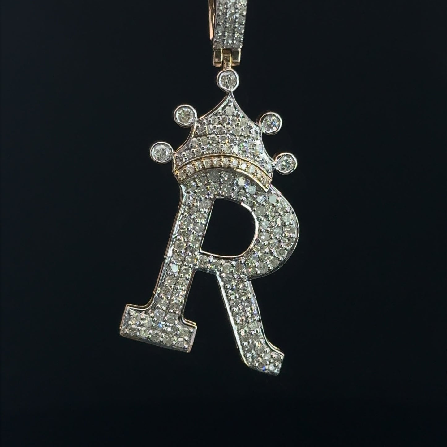 PENDANT LETRA R CON CORONA DIAMANTES 3.3GR 0.94CT 14K (SLNPD 0172-R)