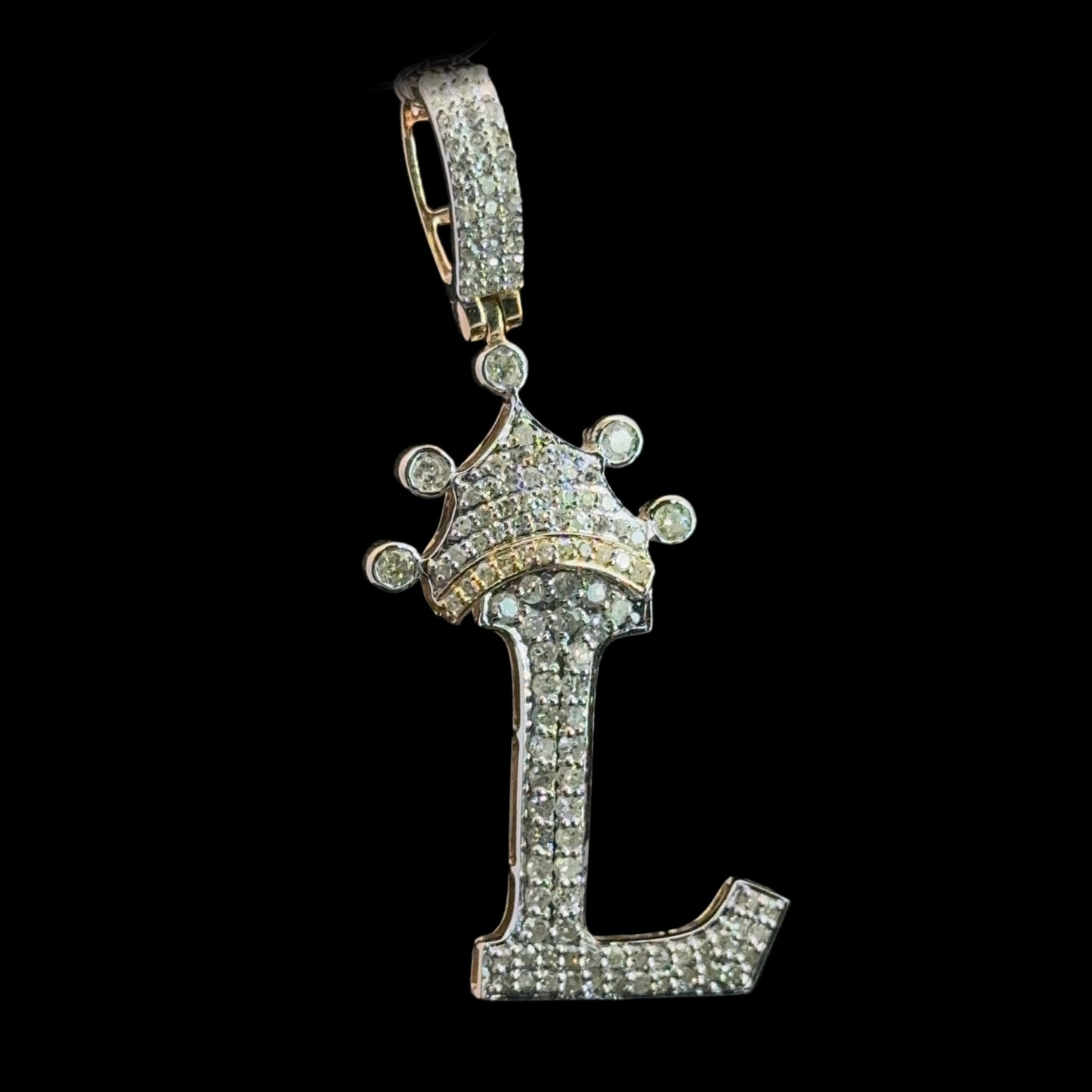 PENDANT LETRA L CON CORONA DIAMANTES 2.8GR 0.7CT 14K (SLNPD 0172-L)