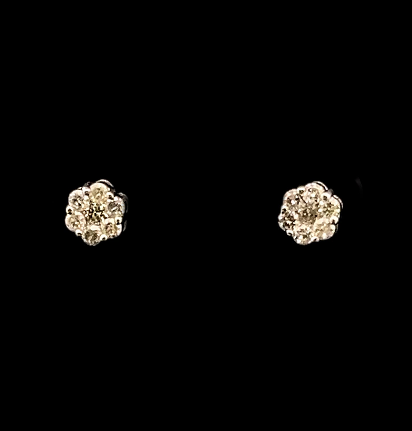 ARETES FLOR SMALL DIAMANTES BLANCO Y AMARILLO 1.3GR 14K 0.64CT (EX ER 1127-1)