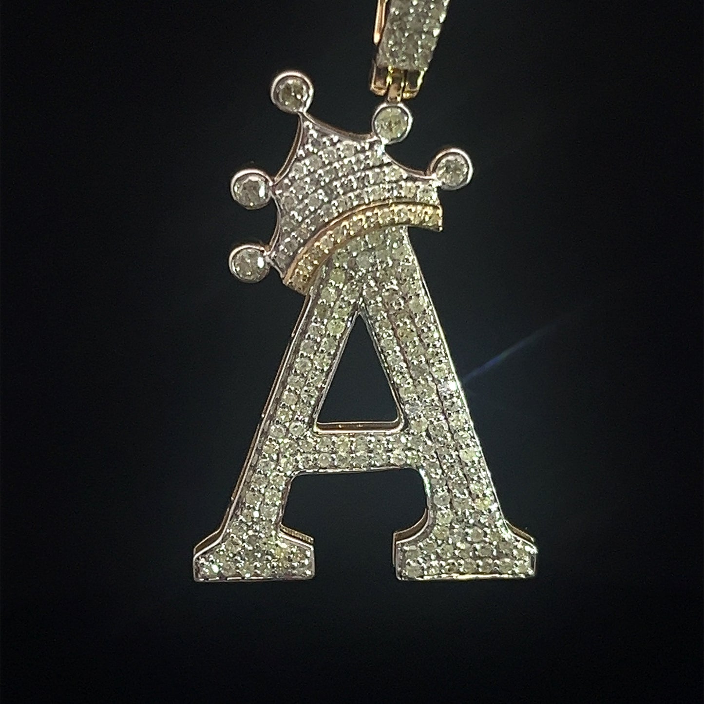 PENDANT LETRA A CON CORONA DIAMANTES 3.6GR 0.92CT 14k (SLNPD 0172-A)