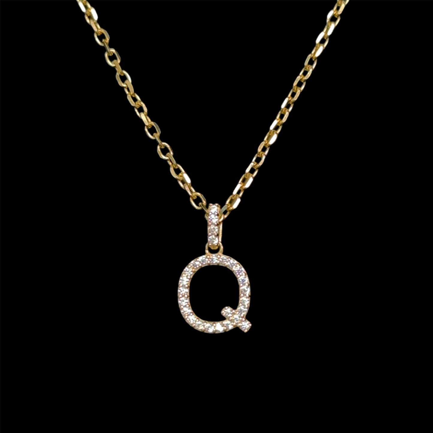 Letter Q Necklace 3.4GR 14K 18"