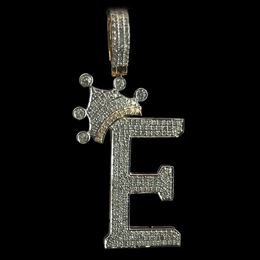 PENDANT LETRA E CON CORONA DIAMANTES 3.8GR 0.8CT 14K (SLNPD 0172-E)