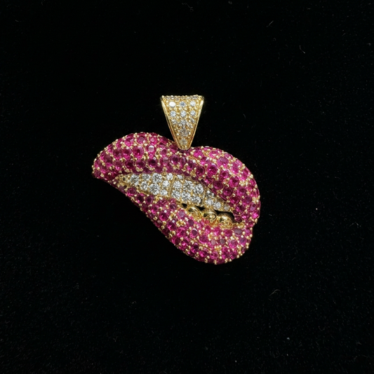 14K GOLD LIPS PENDANT WITH PINK STONES (4.7GR)