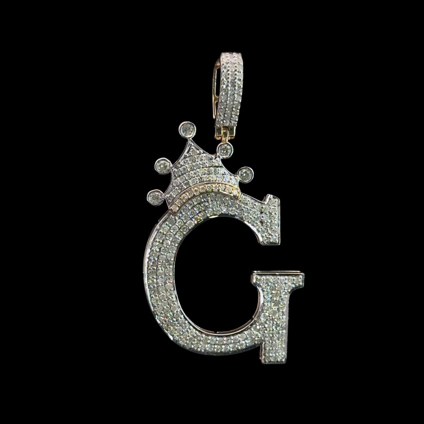 PENDANT LETRA G CON CORONA DIAMANTES 4GR 1.02CT 14K (SLNPD 0172-G)