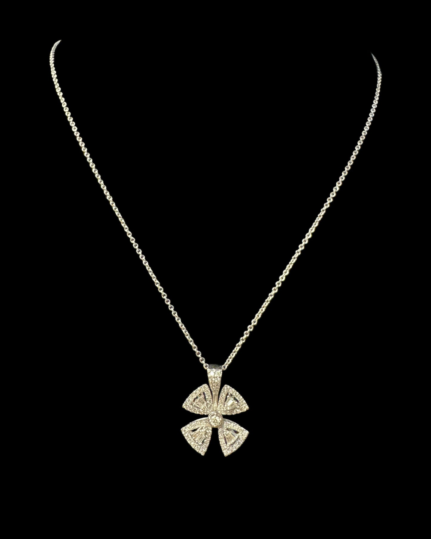Flower Necklace 0.57CT 4.5GR 14K 16"