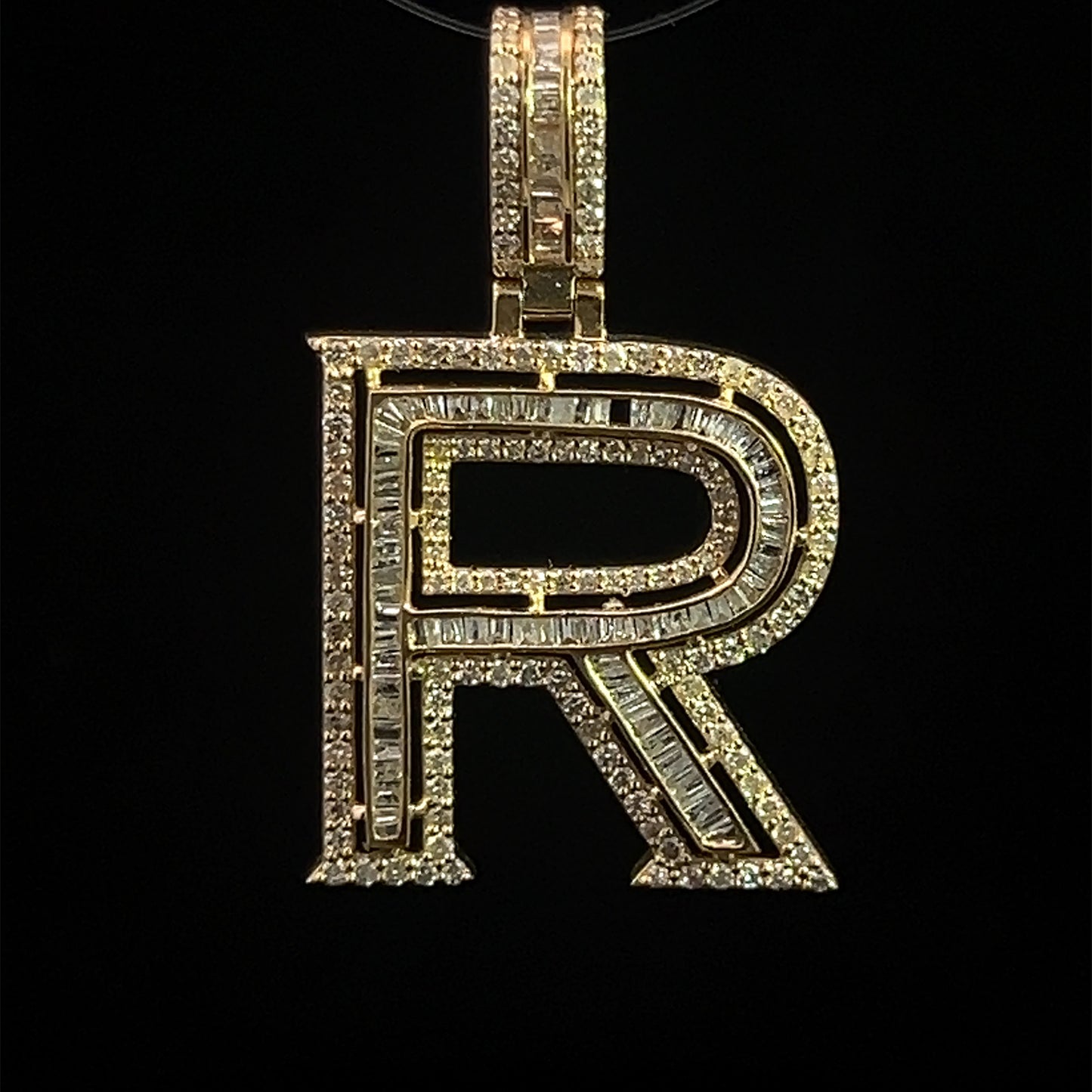 PENDANT LETRA R BAGUETTES 1.1CT 3.3GR 14K