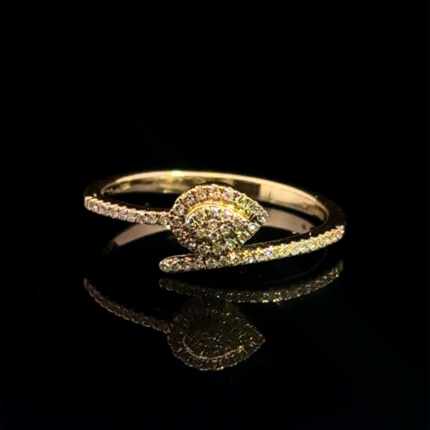 Anillo de oro amarillo con forma de gota, 0,18 ct, 2,1 gr, 14 quilates, 7"